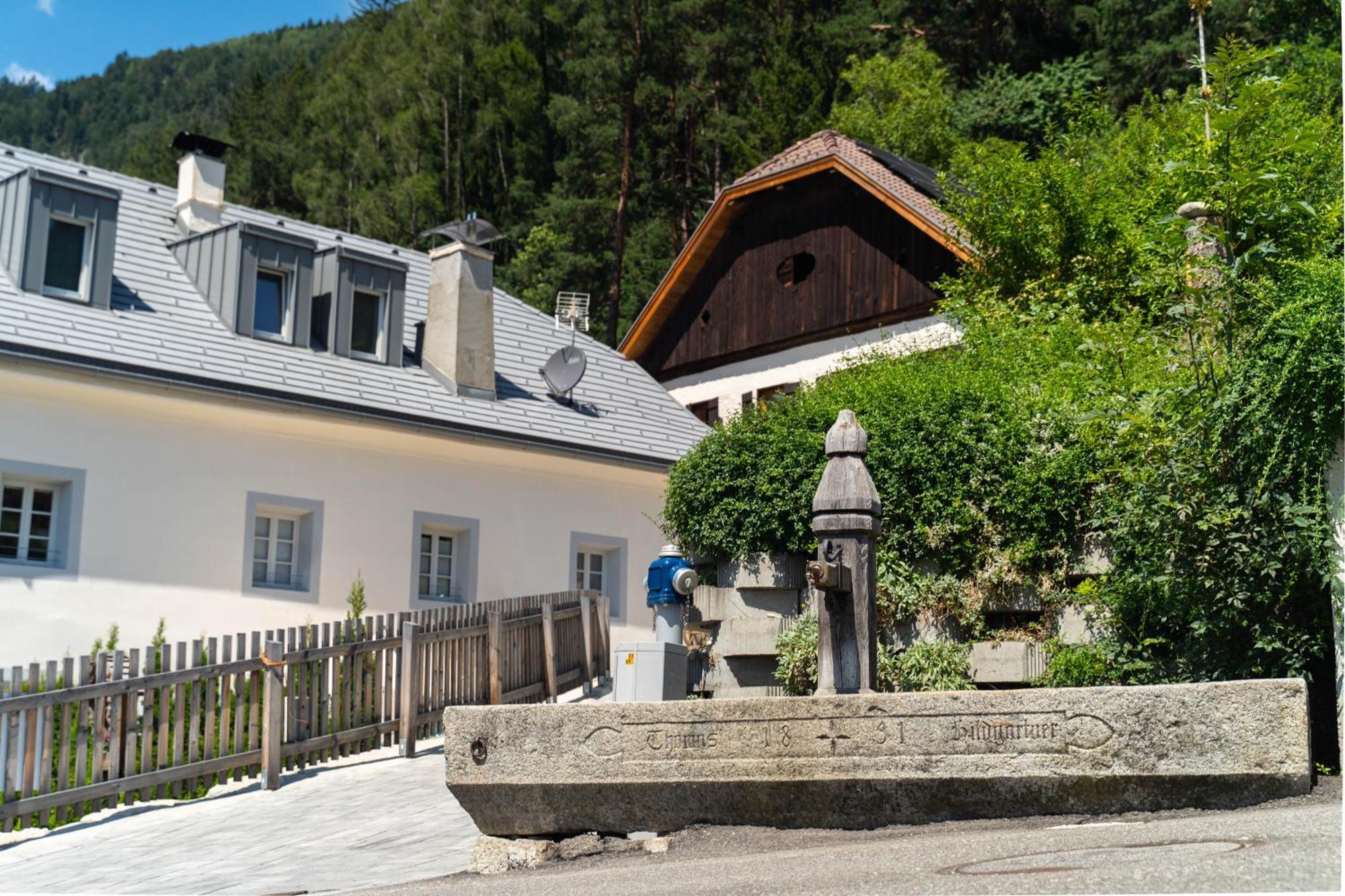 Apartments, Guest House & Historic Chalet Neuhaus San Sigismondo Exterior photo